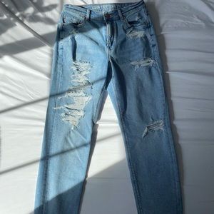 NWOT Blue Ripped Mom Jeans